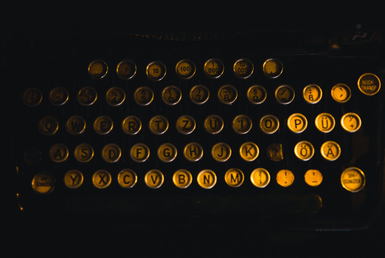 Manual typewriter keyboard